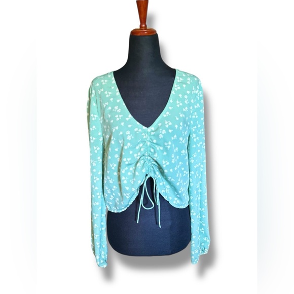 Amuse Society | Floral V-Neck Long Sleeve Top - Green | Size Medium NWOT - Picture 1 of 15